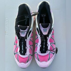 Salomon XT-WHISPER FAIRY TALE / BLACK / FTW SILVER Pink